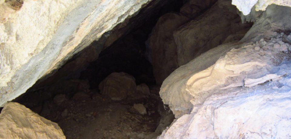غار پیر شیخ علی لایزنگان